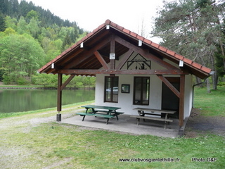 Chalet de l'Etang du Frac inauguré le 1er mai 1996 et baptisé en 24 octobre 2009 sous le nom : Chalet Michel Laurent